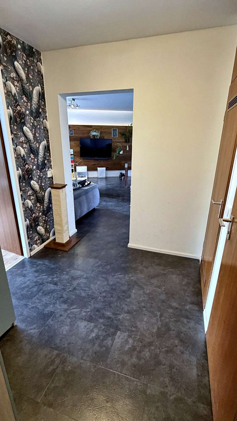 Flur Etagenwohnung K�ln