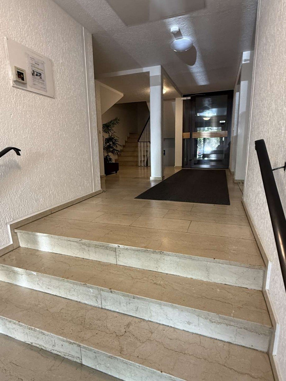Hausflur Etagenwohnung K�ln