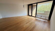 Wohnzimmer Gro�z�gige 3-Zimmerwohnung mit Parkettboden und Einbauk�che in K�ln Westhoven