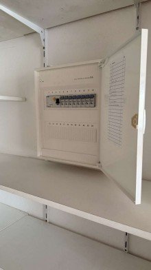 Sicherungskasten_neu Gro�z�gige 3-Zimmerwohnung mit Parkettboden und Einbauk�che in K�ln Westhoven