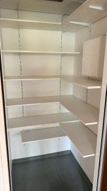 Abstellraum Gro�z�gige 3-Zimmerwohnung mit Parkettboden und Einbauk�che in K�ln Westhoven