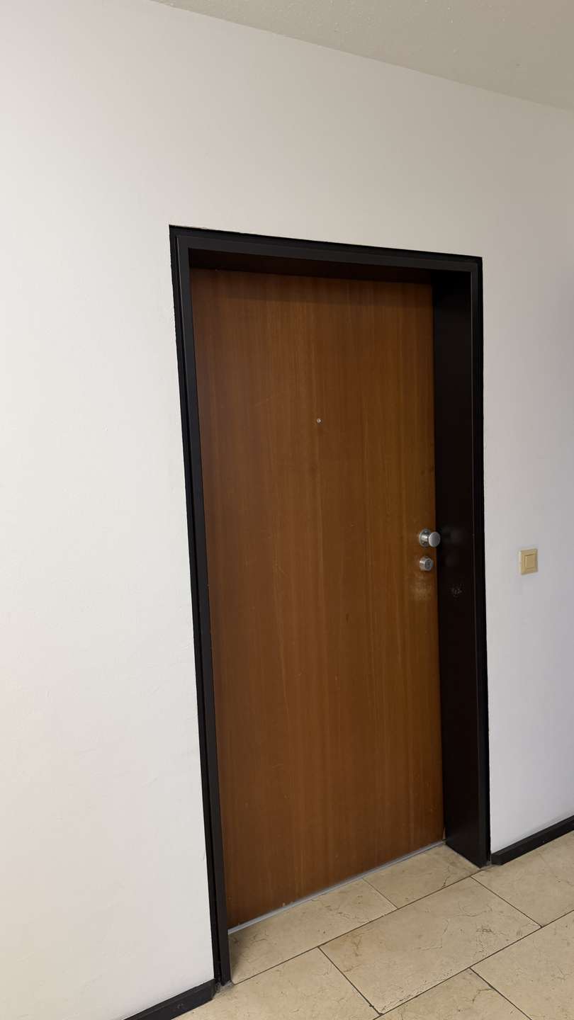 Wohnungseingang Etagenwohnung K�ln