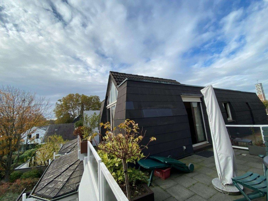  Dachgeschosswohnung K�ln