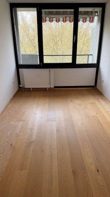 Schlafzimmer2 Gro�z�gige 3-Zimmerwohnung mit Parkettboden und Einbauk�che in K�ln Westhoven