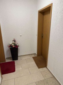 Wohnungseingang VERKAUFT - Investitionsobjekt oder Eigennutzung - 2-Zimmer-Wohnung mit Balkon im S�den K�lns