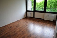 Schlafzimmer TOP-Angebot: ger�umige 2 Zimmer mit Balkon - frisch renoviert mit optionaler Einbauk�che