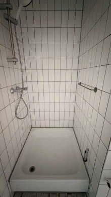 Dusche Gro�z�gige 3-Zimmerwohnung mit Parkettboden und Einbauk�che in K�ln Westhoven