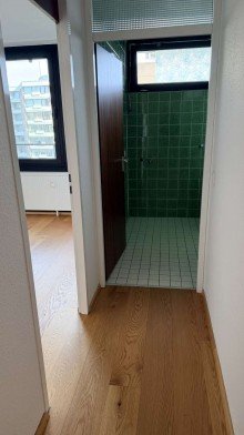 Flur3 Gro�z�gige 3-Zimmerwohnung mit Parkettboden und Einbauk�che in K�ln Westhoven
